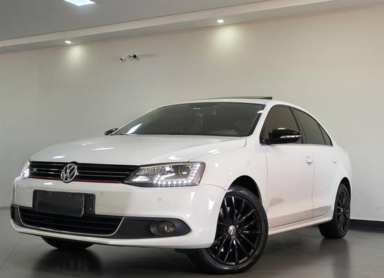 VOLKSWAGEN JETTA 2.0 TSI HIGHLINE 211CV GASOLINA 4P TIPTRONIC VOLKSWAGEN JETTA 2.0 TSI HIGHLINE 211CV GASOLINA 4P TIPTRONIC